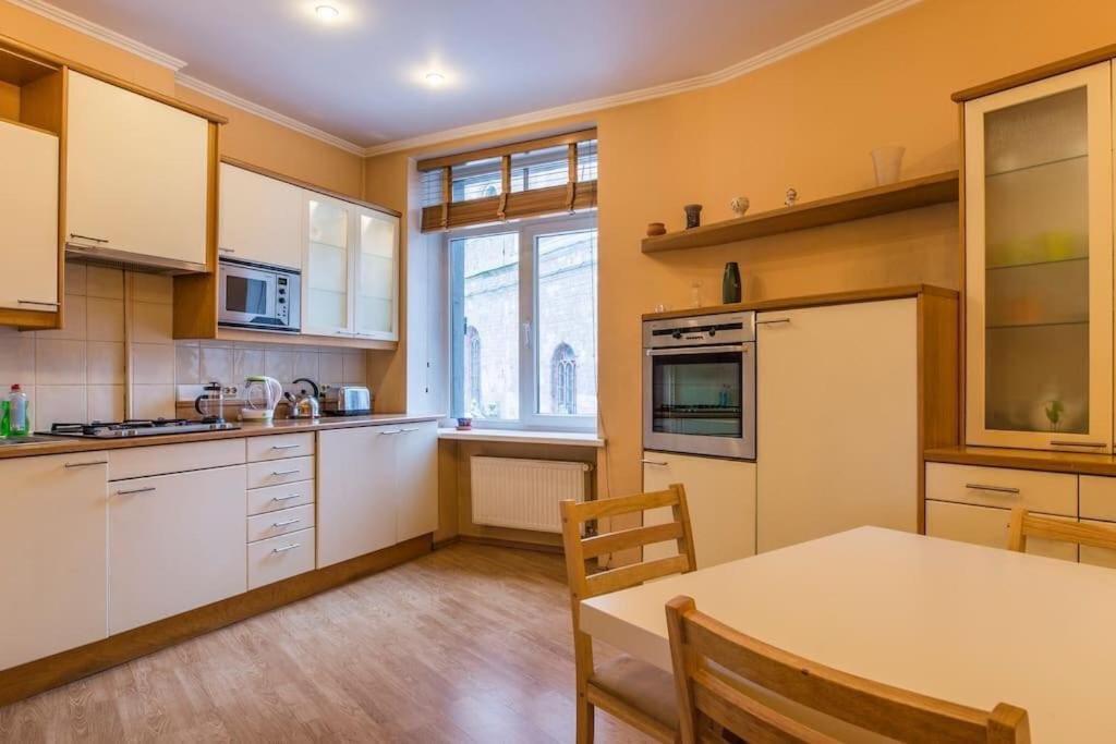 Old Town Apartment Next To Saint Peter'S Church Рига Екстер'єр фото